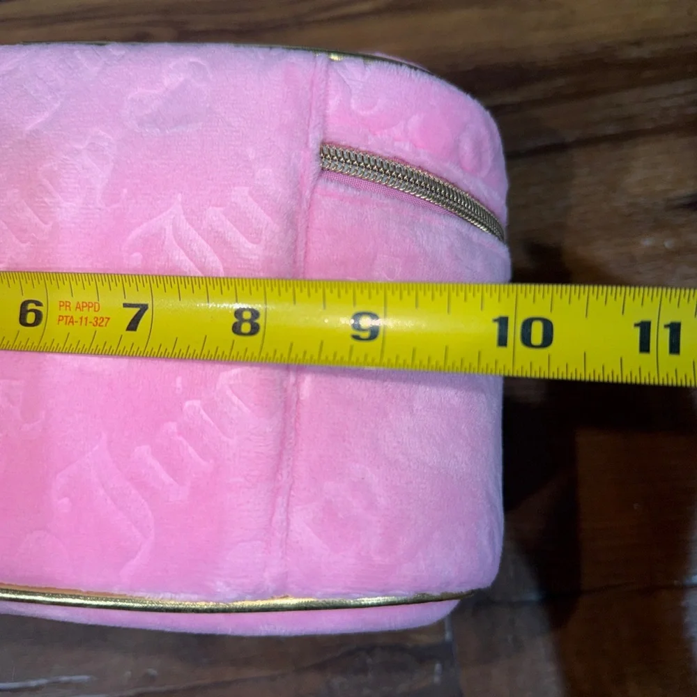NWT- Juicy Couture Pink Faux-Fur Cosmetic Bag with Gold Accents - Picture 10 of 12